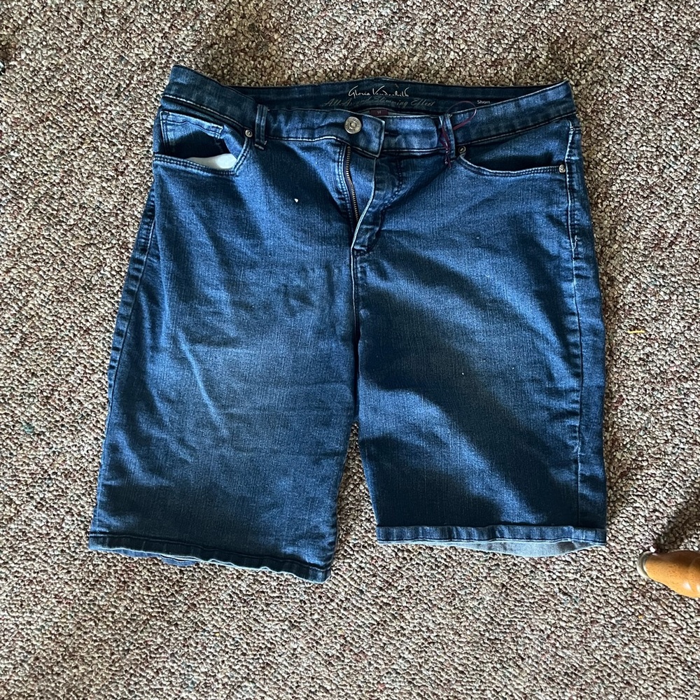 Faded glory shorts size 14